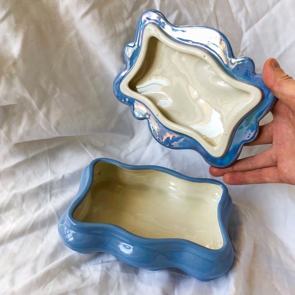 SOLD Vintage Jewelry Box Ceramic Blue Iridescent - Picture 3 of 3